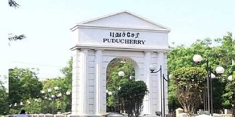 சாராயம் மற்றும் கள்ளுக்கடைகள் மூடல்: புதுச்சேரி அரசுக்கு ஒரு நாள் இழப்பு ரூ.40 லட்சம்?