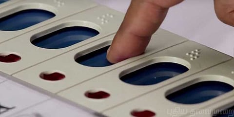 நாடாளுமன்ற தேர்தலுக்காக வந்து இறங்கிய இயந்திரங்கள்..!