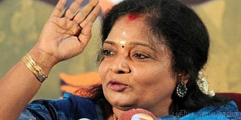 பயணிகளுக்காக களத்தில் நின்று பேசிய தமிழிசை..!