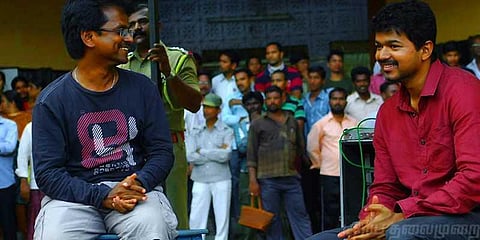 ‘சர்கார்' சர்ச்சை: விஜய், முருகதாஸூக்கு நோட்டீஸ் !