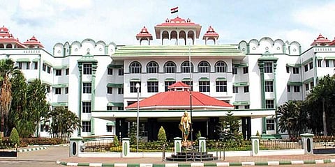 சிபிஎஸ்இ சர்வாதிகார போக்குடன் செயல்படுகிறது - உயர்நீதிமன்றம்