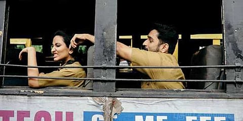 இங்கே எல்லாம் மாறிப்போச்சு.. இப்படியும் ஒரு போட்டோ ஷூட்..!