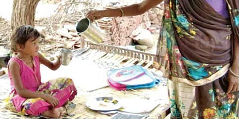 பறவை முட்டையை உடைத்த சிறுமி : வீட்டில் நுழைய முடியாத அவலம் !