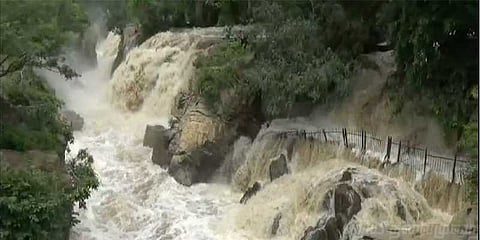 கரைபுரண்டோடும் காவிரி ! தயார் நிலையில் மீட்புக் குழுவினர்