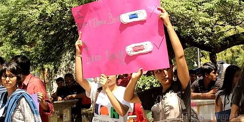 ஜிஎஸ்டியில் இருந்து சானிட்டரி நாப்கின்களுக்கு விலக்கு