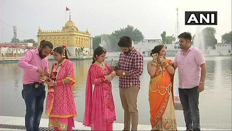 புதுமணத் தம்பதிகள் கொண்டாடும் வசந்தகால பண்டிகை