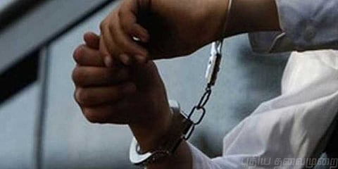 பெற்றோர்களிடம் அதிக பணம் கேட்டு மிரட்டிய தாளாளர் கைது