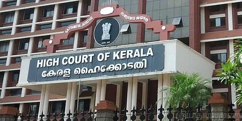 பாலியல் புகார்: இரண்டு கேரளா பாதிரியார்களுக்கு ஜாமீன் ! இன்னும் இரண்டு பேர் 'வெயிட்டிங்'