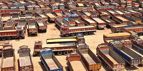 லாரி உரிமையாளர்களின் வேலைநிறுத்தப் போராட்டம் வாபஸ்