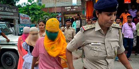 'காலையில் எழுந்ததும் உடம்பெல்லாம் வலிக்கும்' பாதிக்கப்பட்ட சிறுமி திடுக் பேட்டி