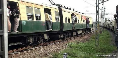 “படிக்கட்டில் பயணம் செய்தால் ரயில்வே பாஸ் ரத்து” - ஆணையர் லூயிஸ்