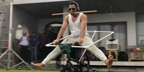 “ப்ளீஸ் வீட்டில் முயற்சி செய்யுங்க” - தோனியின் சேட்டை சேலஞ்ச்