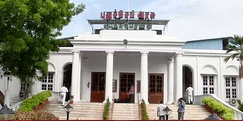 புதுச்சேரி சட்டப்பேரவைக் கூட்டத்தில் நியமன எம்.எல்.ஏ.க்கள் பங்கேற்பு