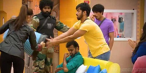 பிக்பாஸ் ஐஸ்வர்யா 'சைகோவா' இல்ல சர்வாதிகாரியா ? சமூக வலைத்தளங்களில் வலுக்கும் எதிர்ப்பு !