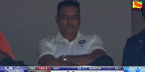 ‘அவரை எழுப்புங்கள்’ - கமெண்ட்ரியில் தூங்கி வழிந்த ரவிசாஸ்திரி