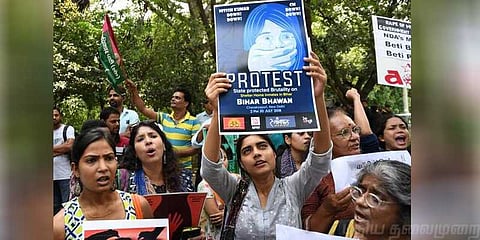 என்னதான் ஆச்சு விடுதியில் இருந்த பெண்களுக்கு ? தொடரும் மர்மம் !