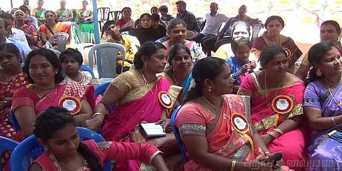 25 ஆண்டுகளுக்குப்பின் சந்திப்பு : நெகிழ்ந்த முன்னாள் மாணவர்கள்