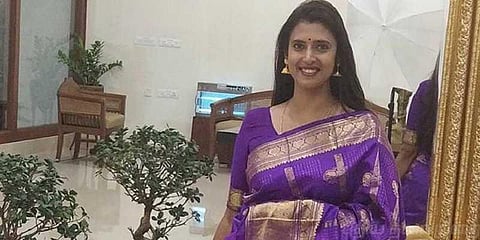 தற்கொலையில் இருந்து என்னை மீட்டது... கஸ்தூரி உருக்கம்!