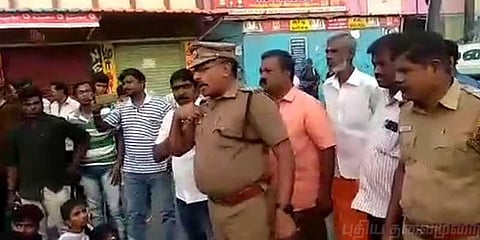 விபத்துக்களை தடுக்க கோரி சாலை மறியல்