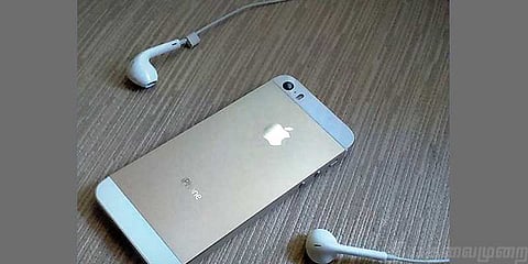 இனி ஐ-போன்களுடன் ஹெட்போன் விற்பனை இல்லை: ஆப்பிள் அறிவிப்பு