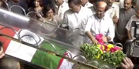 கருணாநிதிக்கு குடும்பத்துடன் அஞ்சலி செலுத்திய ரஜினி