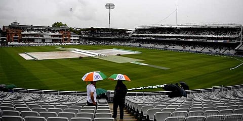 லார்ட்ஸ் மைதானத்தில் மழை: யாருக்கு சாதகம்?