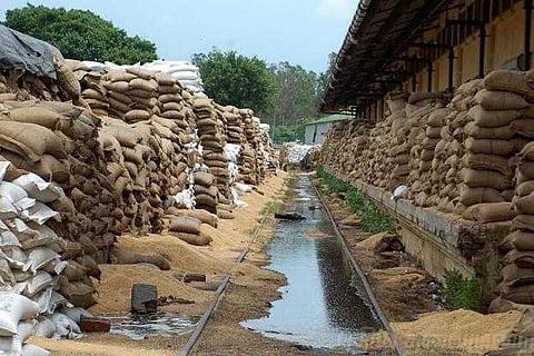 வீணாகும் ஒரு லட்சம் கோடி மதிப்பு உணவு தானியம் - யார் பொறுப்பு ?