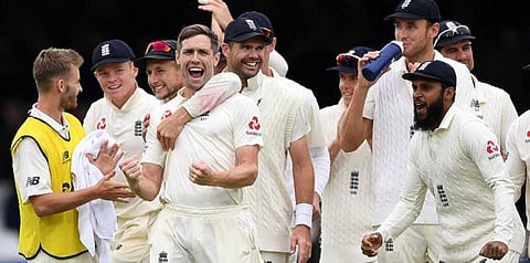 பிராட், ஆண்டர்சன் வேகத்தில் வீழ்ந்த கோலி டீம் - இங். இன்னிங்ஸ் வெற்றி