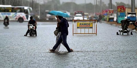 சென்னையில் விடாமல் கொட்டித் தீர்த்த மழை