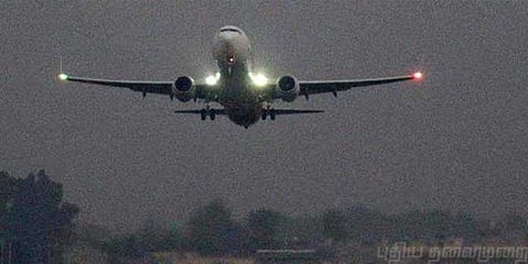 கேரளாவுக்கு செல்லும் விமானங்களில் அதிக கட்டணம்! - விமானத்துறை எச்சரிக்கை