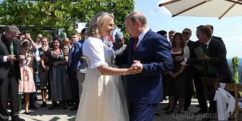 ஆஸ்திரிய பெண் அமைச்சர் திருமணம் - நடனமாடிய ரஷ்ய அதிபர்