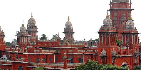 18 எம்எல்ஏக்கள் தகுதி நீக்க வழக்கில் நீதிமன்றத்தில் காரசார வாதம்