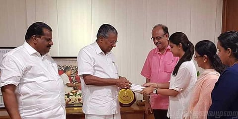 நடிகை கீர்த்தி சுரேஷ் கேரளாவிற்கு நிதியுதவி