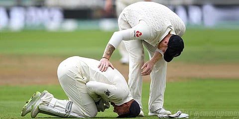 ஆண்டர்சன் வீசிய பந்து தாக்கி விக்கெட் கீப்பருக்கு எலும்பு முறிவு!