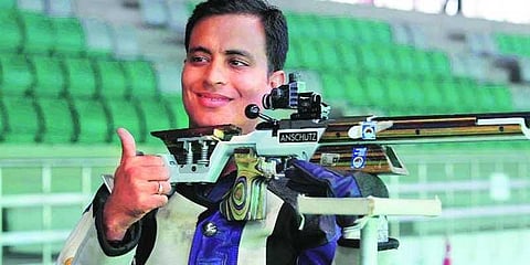 துப்பாக்கிச் சுடுதலில் அசத்தும் இந்திய அணி : வெள்ளி வென்றார் சஞ்சீவ்