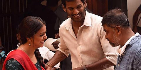 'சண்டக்கோழி 2' படக்குழுவுக்கு தங்க நாணயம் பரிசு!