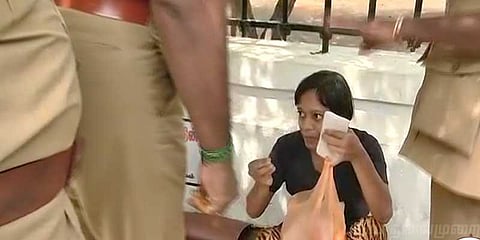 “அரவிந்தர் ஆசிரமத்தில் பாலியல் கொடுமை”- ஹேமலதா போராட்டம்