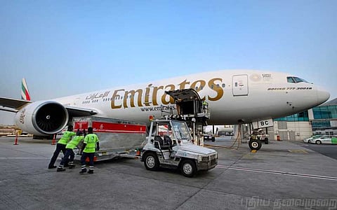 170 டன் நிவாரணப் பொருட்களுடன் வருகிறது 12 எமிரேட்ஸ் விமானங்கள்!