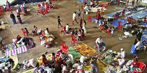 நிவாரண முகாம்களில் சிக்கித் தவிக்கும் 8 லட்சம் கேரள மக்கள்..!