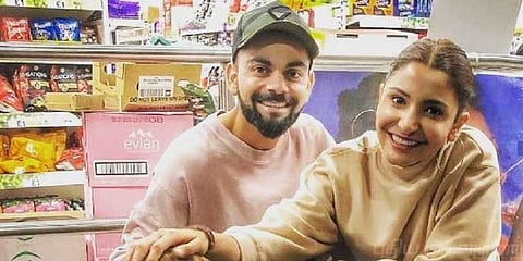 ‘அழகான பையன்’ கொஞ்சி விளையாடிய விராட் - அனுஷ்கா ஜோடி