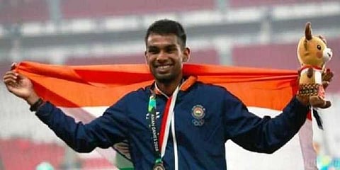 ‘வெள்ளி’வீரர் தருணுக்கு தமிழக அரசு 30 லட்சம் பரிசு