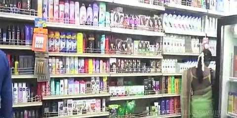 தள்ளுபடியில் காலாவதியான பொருட்களை விற்ற சூப்பர் மார்க்கெட்