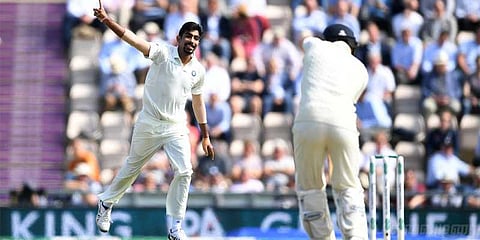 முதல் நாளிலேயே அடங்கிய இங்கிலாந்து ! விஸ்வரூபம் எடுத்த இந்தியா