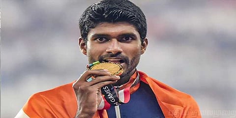 தங்க வேட்டையாடிய இந்திய தடகள வீரர்கள் !