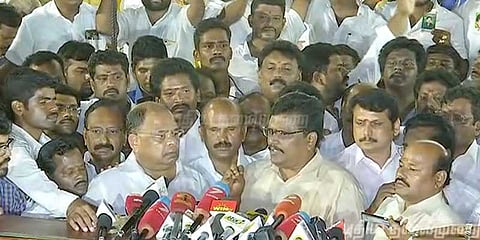 18 எம்எல்ஏக்கள் வழக்கு: வாதங்கள் இன்று நிறைவு !