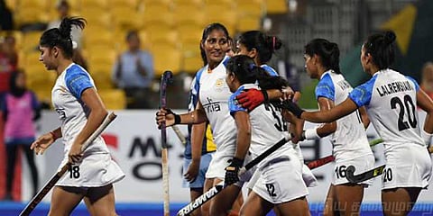 வெள்ளி வென்ற மங்கைகள்.. வெண்கலம் வென்ற வீரர்கள்..!