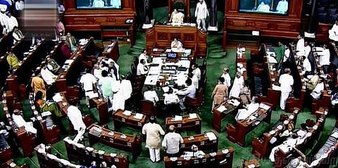 எம்.பி. பதவி முடிந்தும் தொடரும் வங்கிக் கணக்குகள்