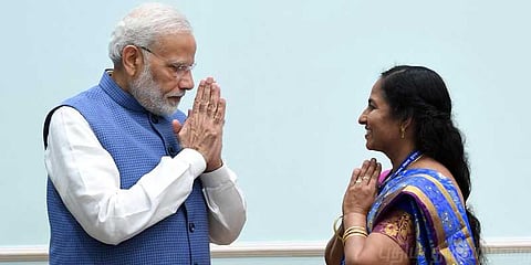 தமிழக ஆசிரியைக்கு பிரதமர் மோடி பாராட்டு