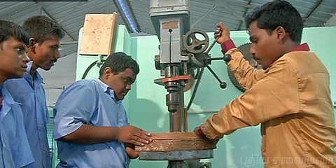 கொத்தடிமையாய் இருந்து உதவியாசிரியரான கதை.. - ரியல் ‘வாகைசூட வா’