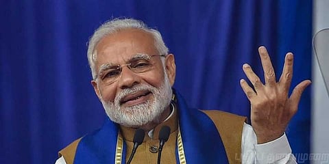 உரையாடல் மூலம் அதிகாரிகள் இந்தியை பரப்ப வேண்டும் - பிரதமர் மோடி